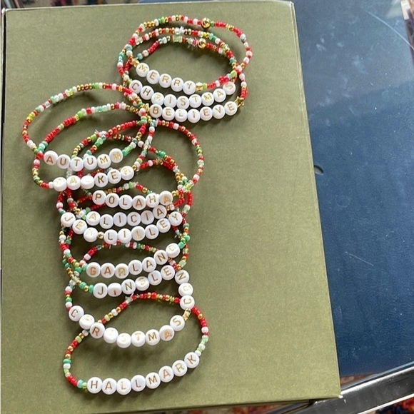 Christmas Friendship Bracelets for Trading or Gifting—Pack of 10 - Picture 4 of 4